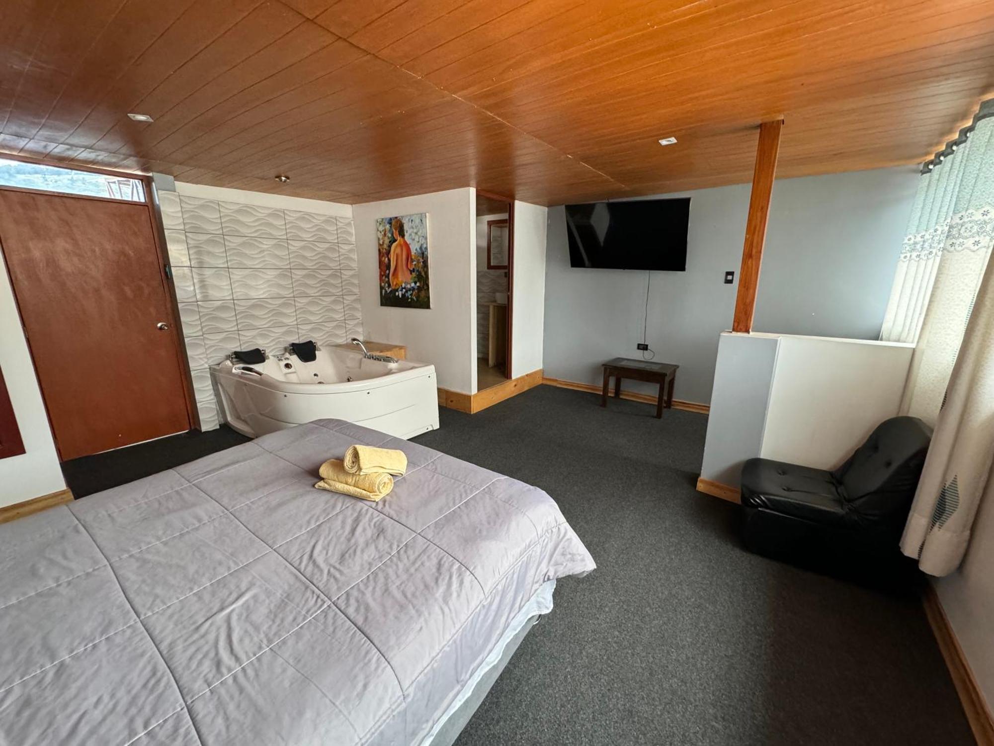 Hotel Alpamayo Guest House Huaraz  Buitenkant foto
